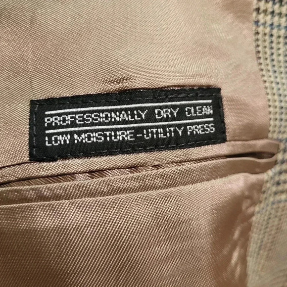 Jos.A.Bank Plaid Sports‎ Coat Size 43R - Picture 6 of 8